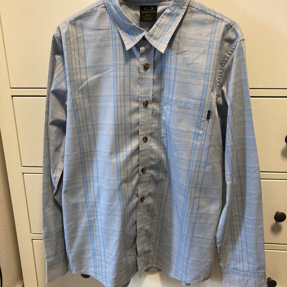 Oakley men’s button up long sleeve shirt